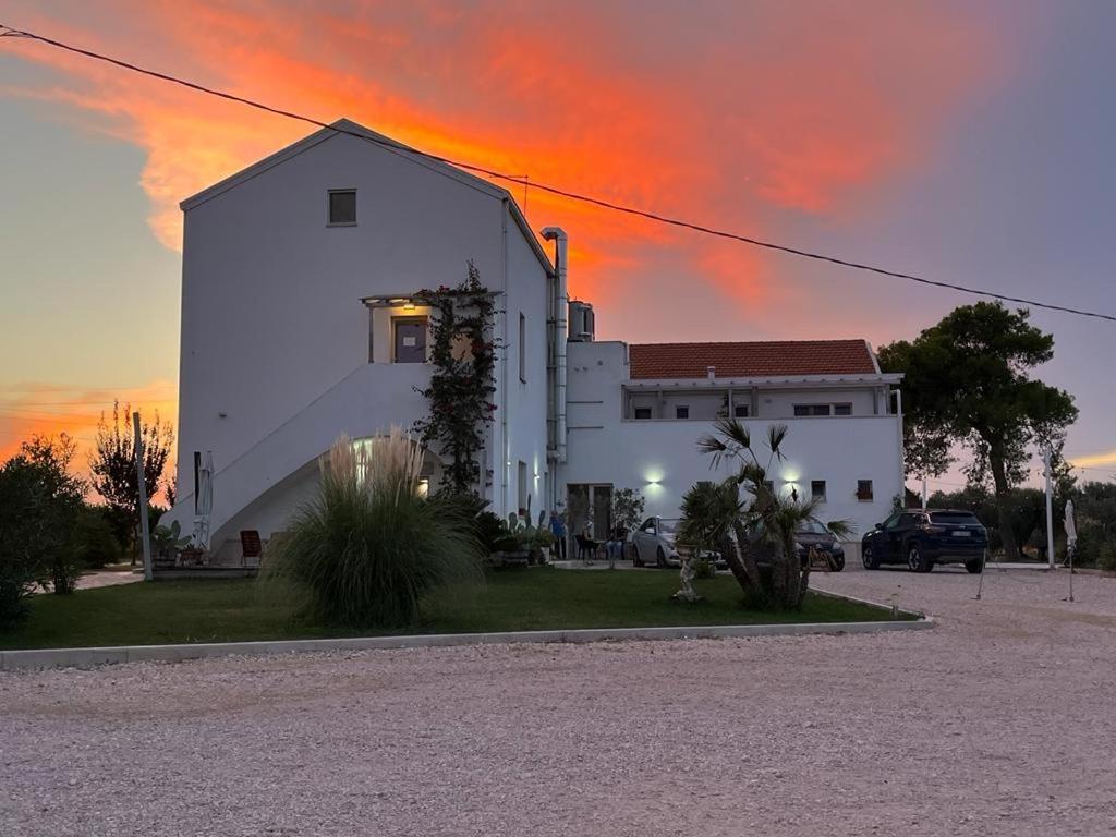 Agriturismo Masseria Cannella Lesina Ngoại thất bức ảnh